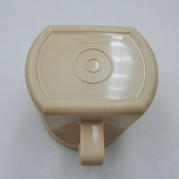 Tupperware Almond Gold Creamer #1414-4 Push Seal Top Pitcher Kitchenware - Picture 9 of 12